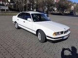 BMW 520i - BMW 520 Oldtimer mit Benzin-Antrieb