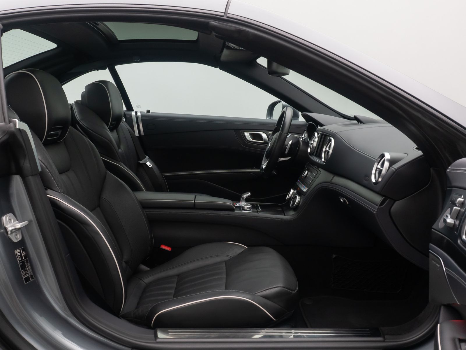Fahrzeugabbildung Mercedes-Benz SL 400 AMG ACC Kamera H/K Komfort DAB FahrAssist
