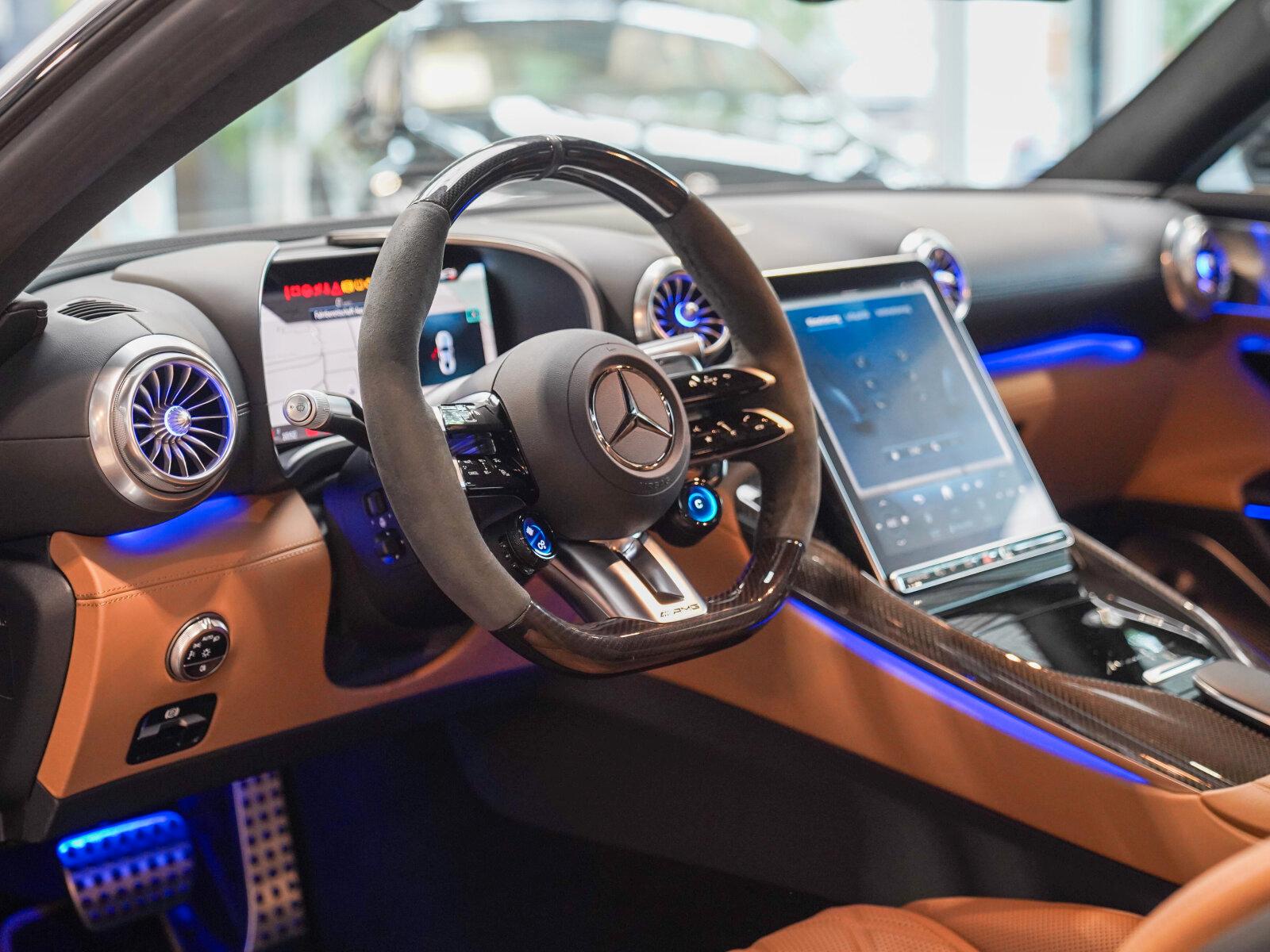 Mercedes-Benz AMG GT 63 S E PERFORMANCE MATT Carbon techgold