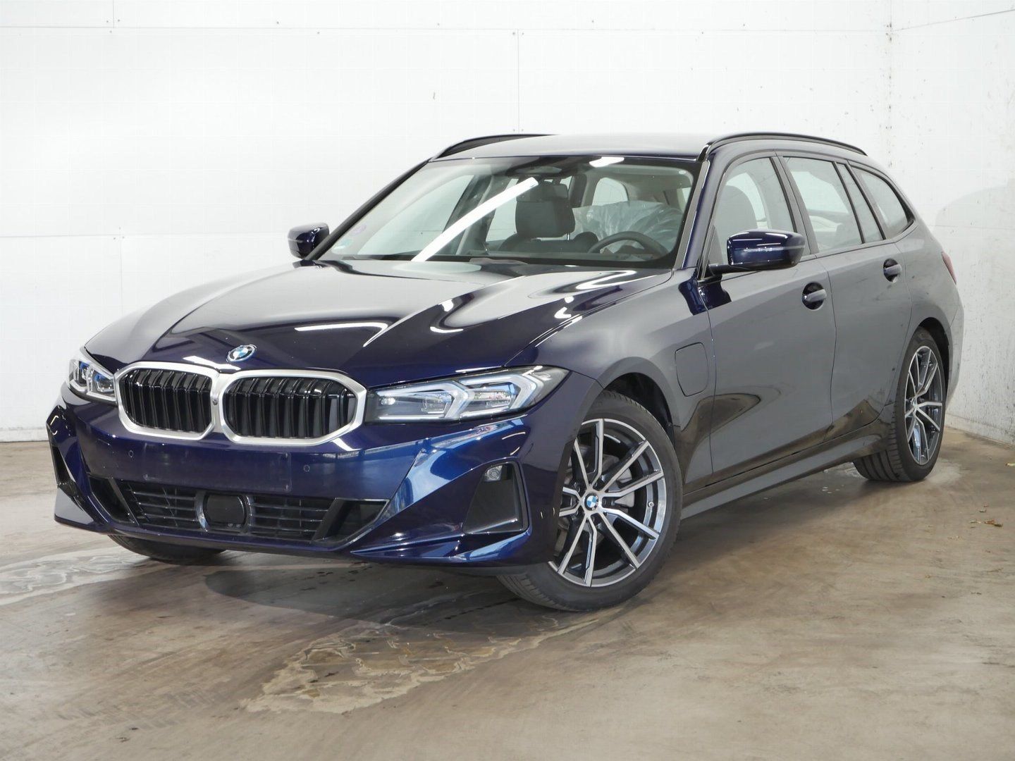 BMW 330e Touring