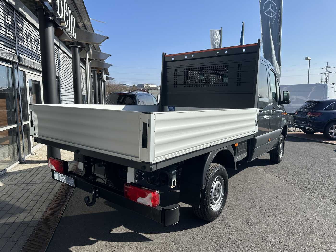 Fahrzeugabbildung Mercedes-Benz Sprinter 319 CDI DoKa 3665 4x4 Klima AHK LED