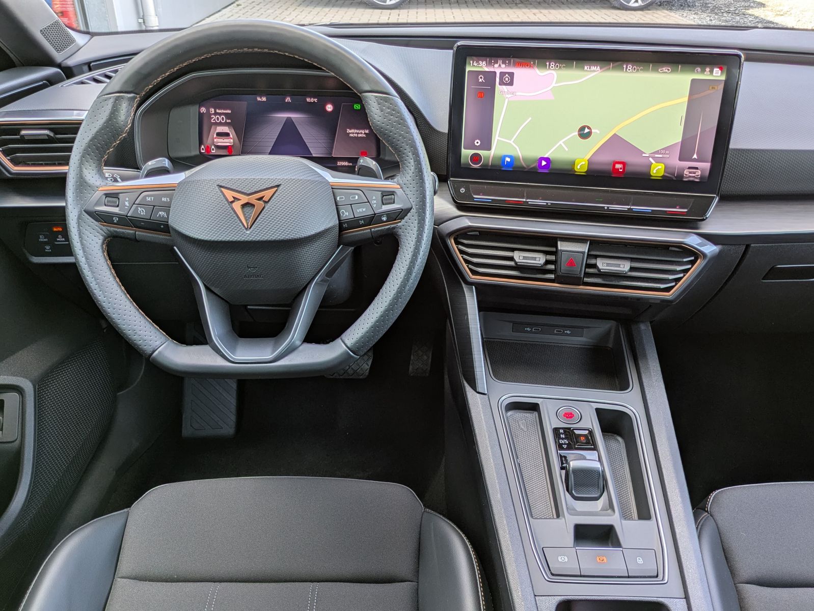 Fahrzeugabbildung CUPRA Leon 1.5 eTSI DSG MATRIX-LED*ACC*AHK*KAMERA*18"