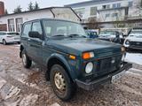 Lada Niva Only*TÜV Neu*4x4*AHK*CD Radio* - Lada aus 2011