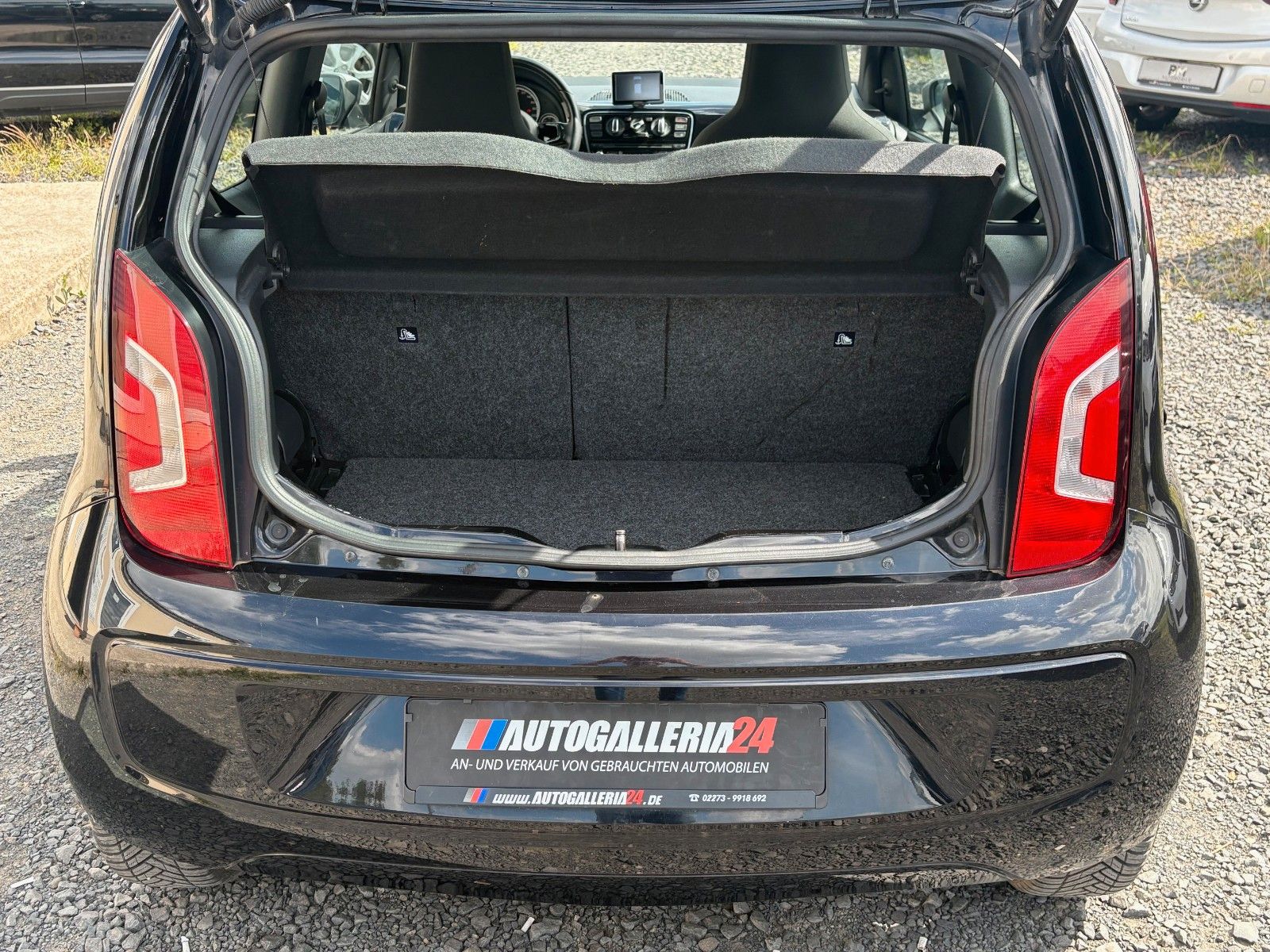 Fahrzeugabbildung Volkswagen up! club up! Navi Klima TÜV 05/2027 Scheckheft