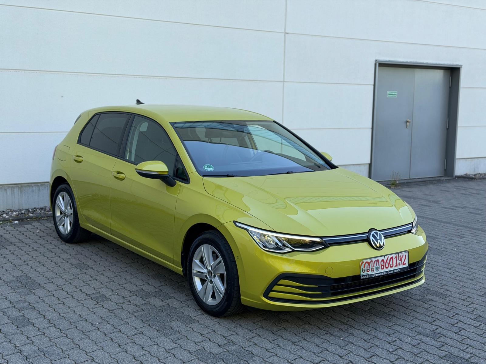 Volkswagen Golf VIII Lim. Life,Navi,67500KM,LED