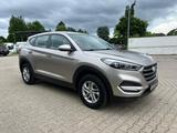 Hyundai Tucson blue Classic 2WD*1.HAND*KLIMA*ALU* - Hyundai Tucson Classic mit Benzin-Antrieb