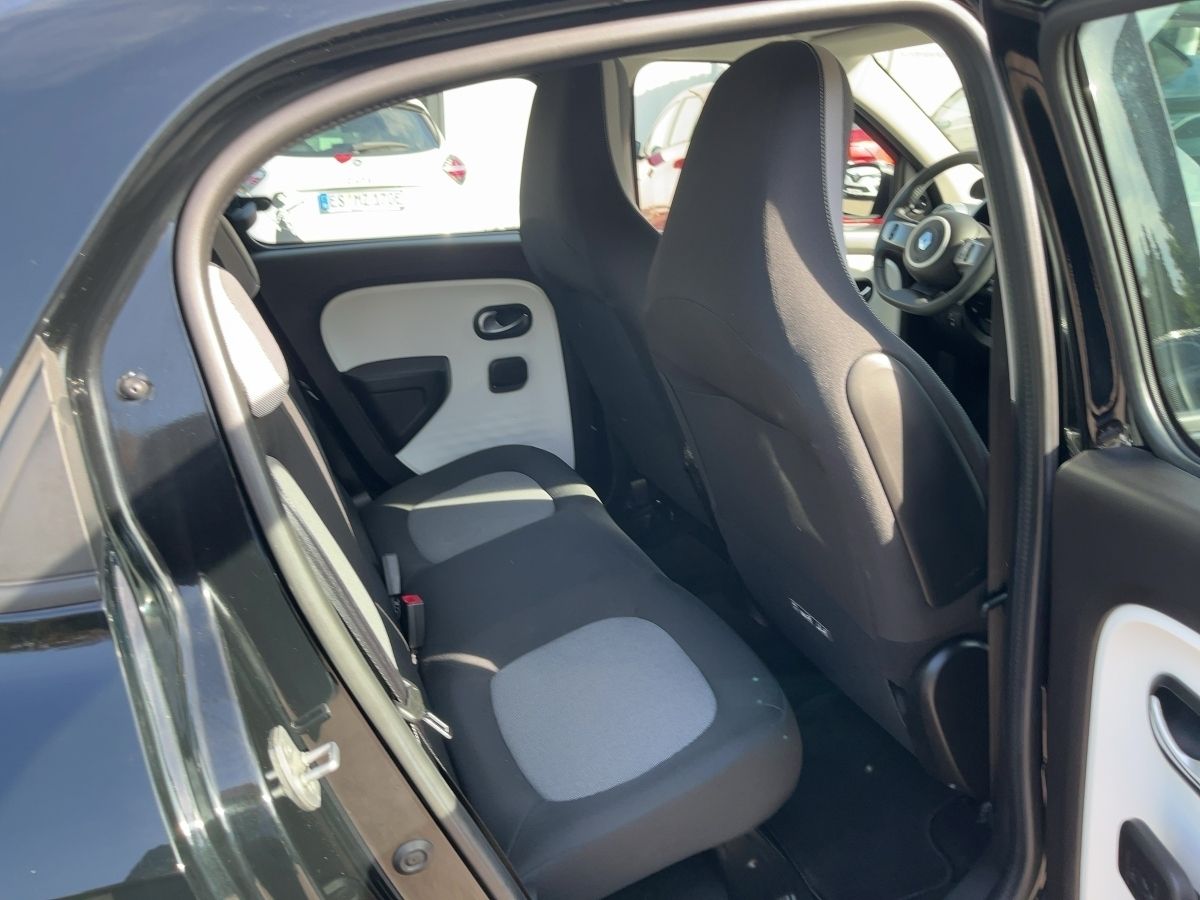 Fahrzeugabbildung Renault Twingo ZEN SCe 65 Klima GJR - mit KI generiert/bearbeitet