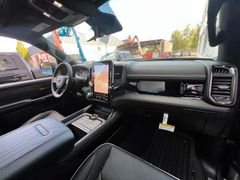 DODGE Ram 1500 Crew Cab Limited Night 5.7l V8 sofort