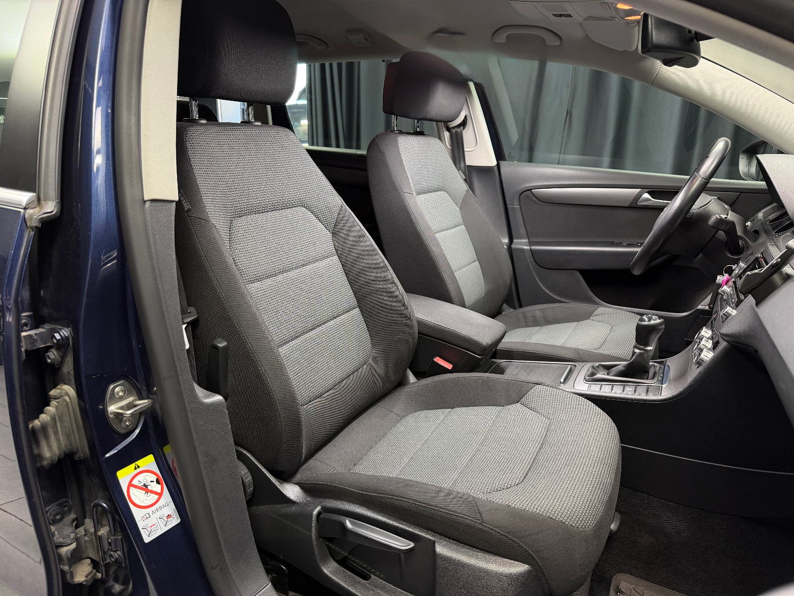 Fahrzeugabbildung Volkswagen Passat Comfortline BlueMotion |PDC|