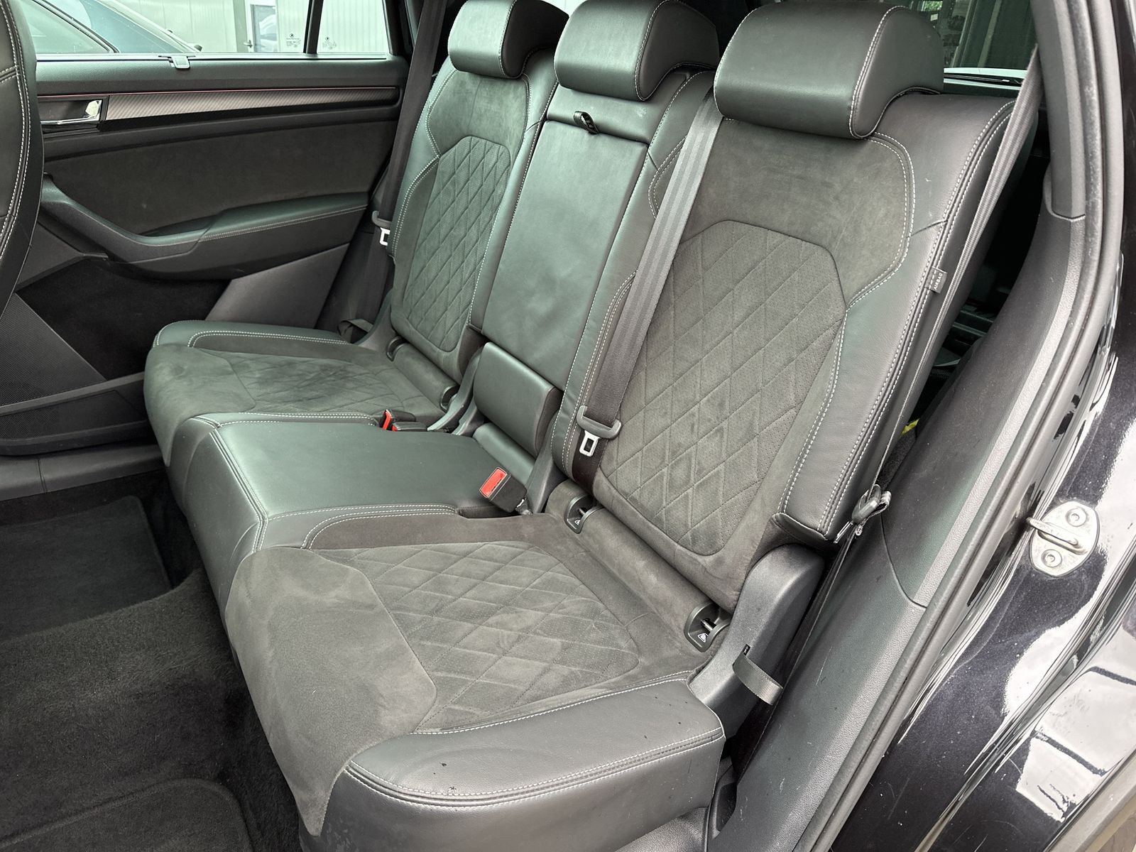 Fahrzeugabbildung SKODA Kodiaq 1.5 TSI DSG Sportline NAV+LED+AHK+PANO+VC
