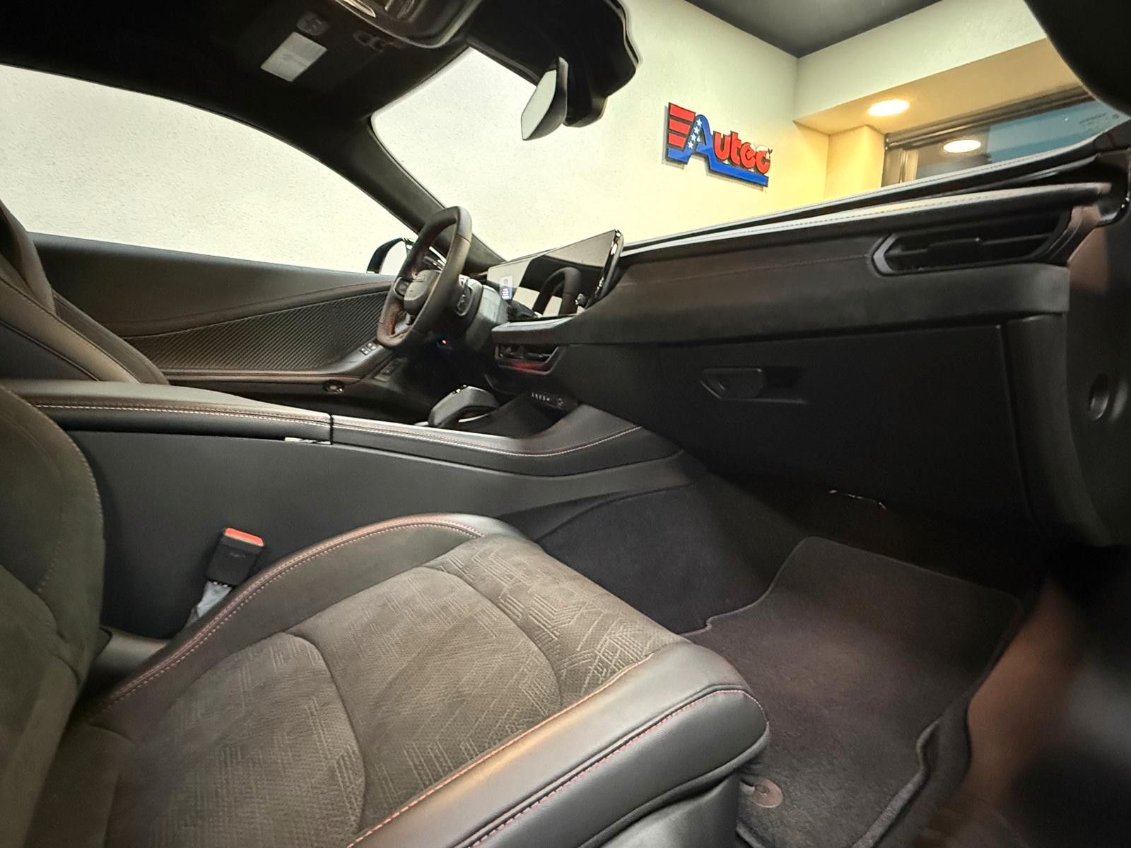 Fahrzeugabbildung Dodge CHARGER 4DR -LAUNCH EDITION-SIXPACK-CARBON-AWD