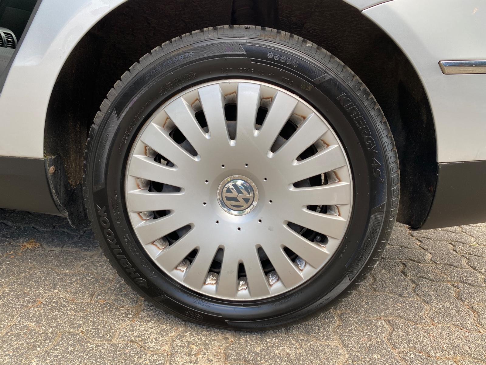 Volkswagen Passat 2010 — photo 15
