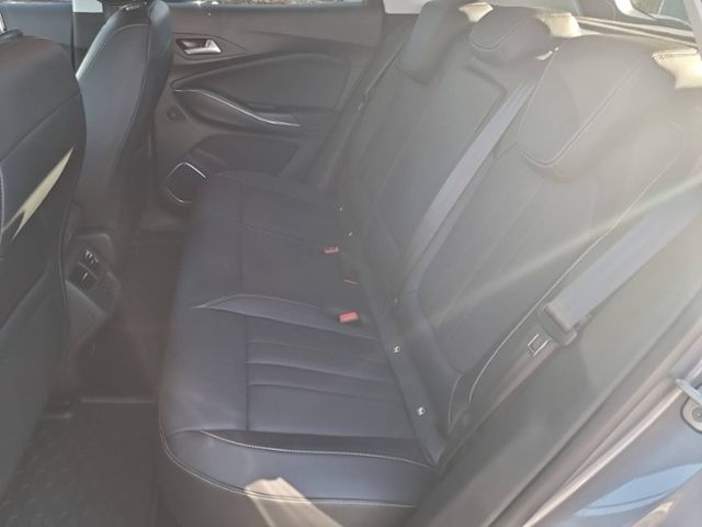 Fahrzeugabbildung Opel Grandland X 1.6 l LED SHZ KEYLESS NAVI 360-KAMER