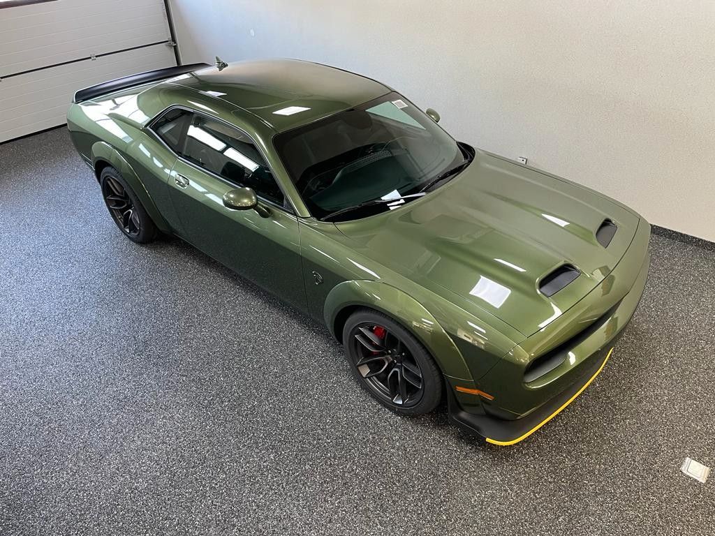 Fahrzeugabbildung Dodge CHALLENGER HELLCAT  LAST CALL-CARBONE PACK 2023