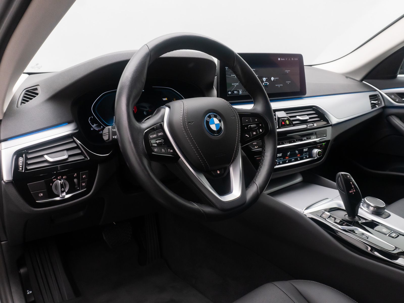Fahrzeugabbildung BMW 530e Alarm AHK Laser DAB HUD Kamera Sport 18Zoll