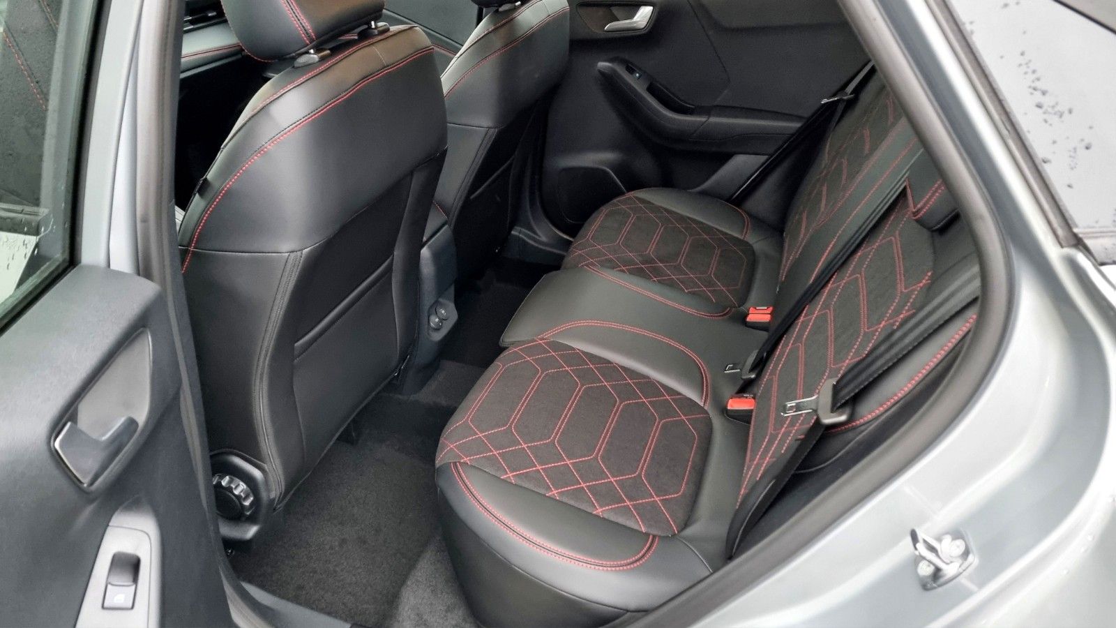 Fahrzeugabbildung Ford Puma Hybrid ST-Line X