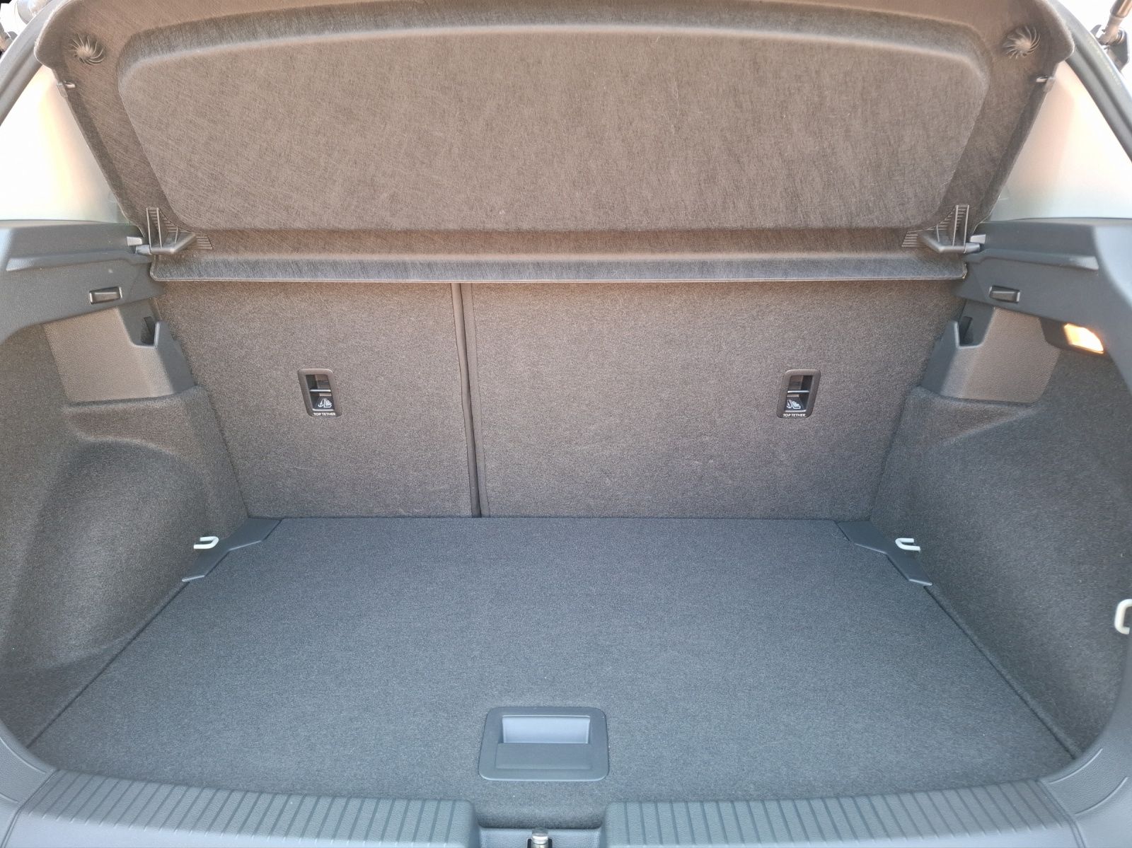 Fahrzeugabbildung Volkswagen T-Cross TSI Style Matrix AID ACC RFK SH LM