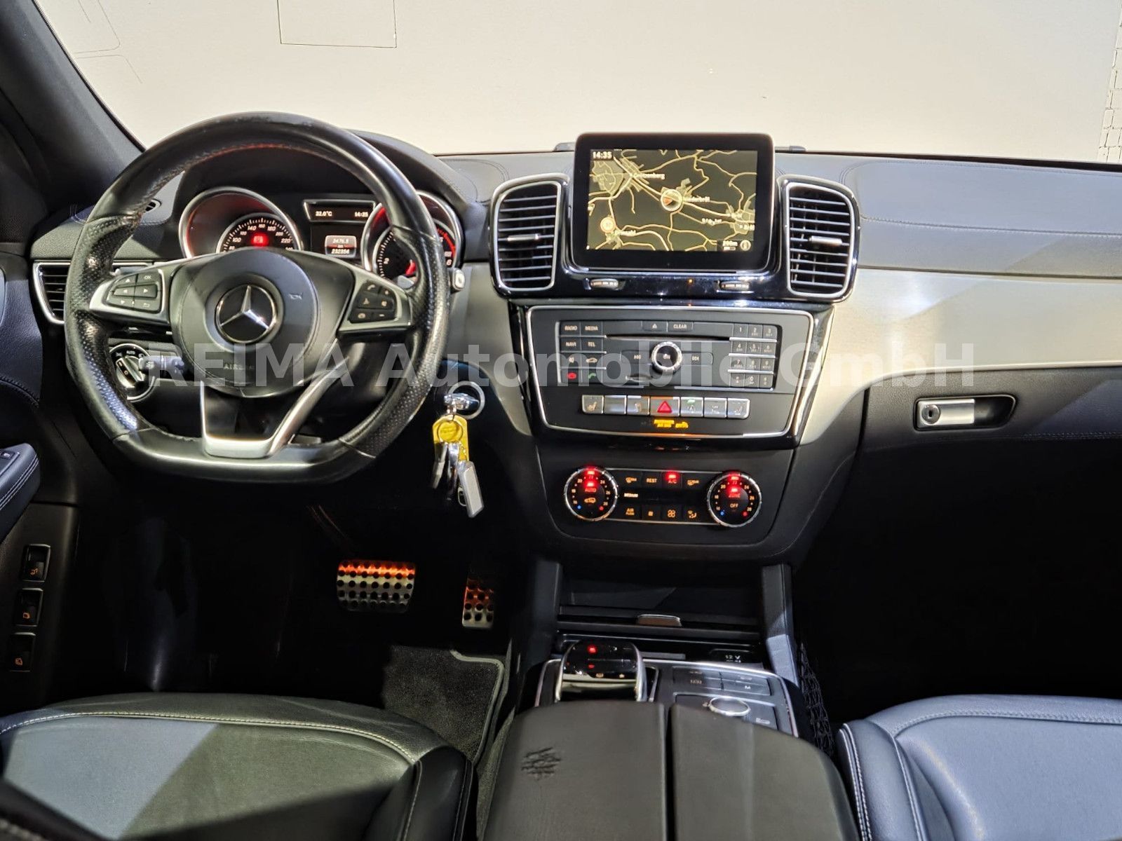 Fahrzeugabbildung Mercedes-Benz GLS 350 d 4Matic, 7 Sitzer, 360°, Pano