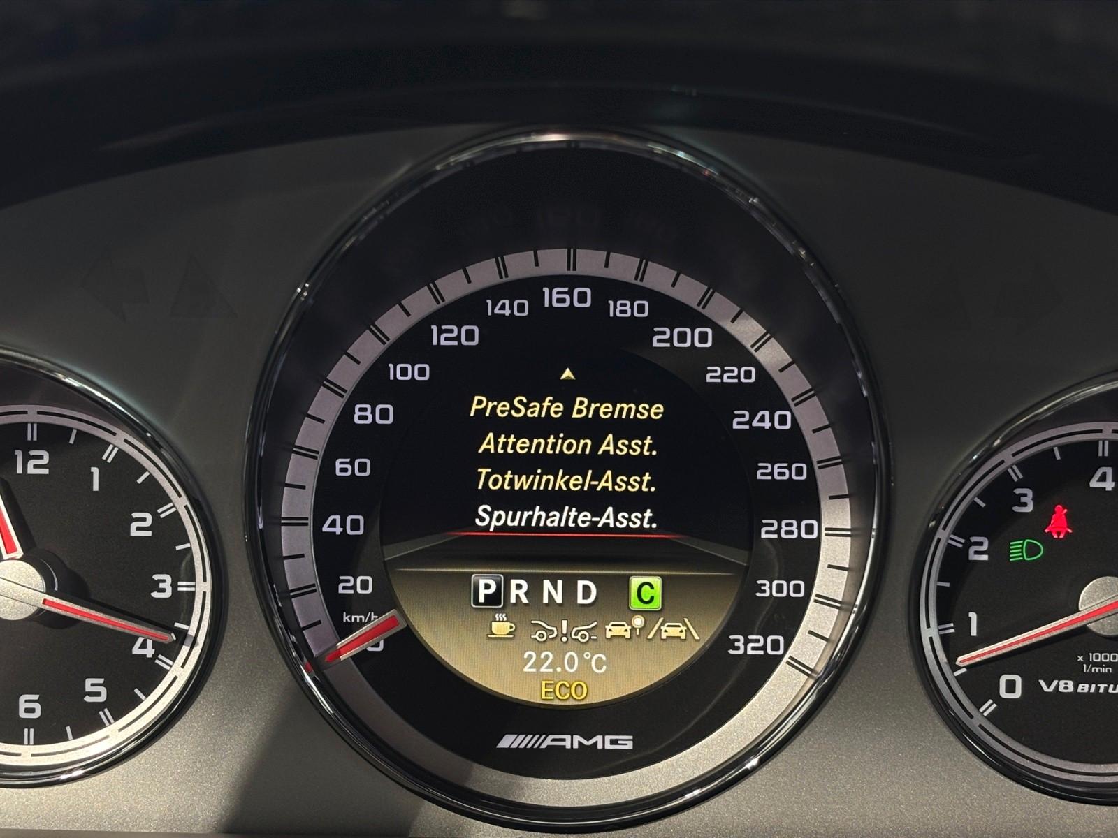 Mercedes-Benz E63 AMG Lim. DRIVERS COMAND SCHIEBE HK PARK
