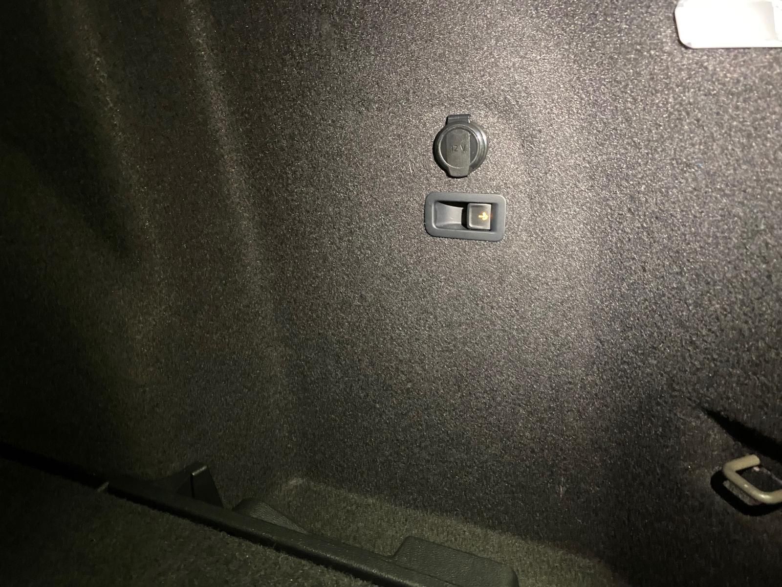 Fahrzeugabbildung Volkswagen GOLF VARIANT 2.0 TDI DSG LIFE+AHK+ACC+NAVI+LED++