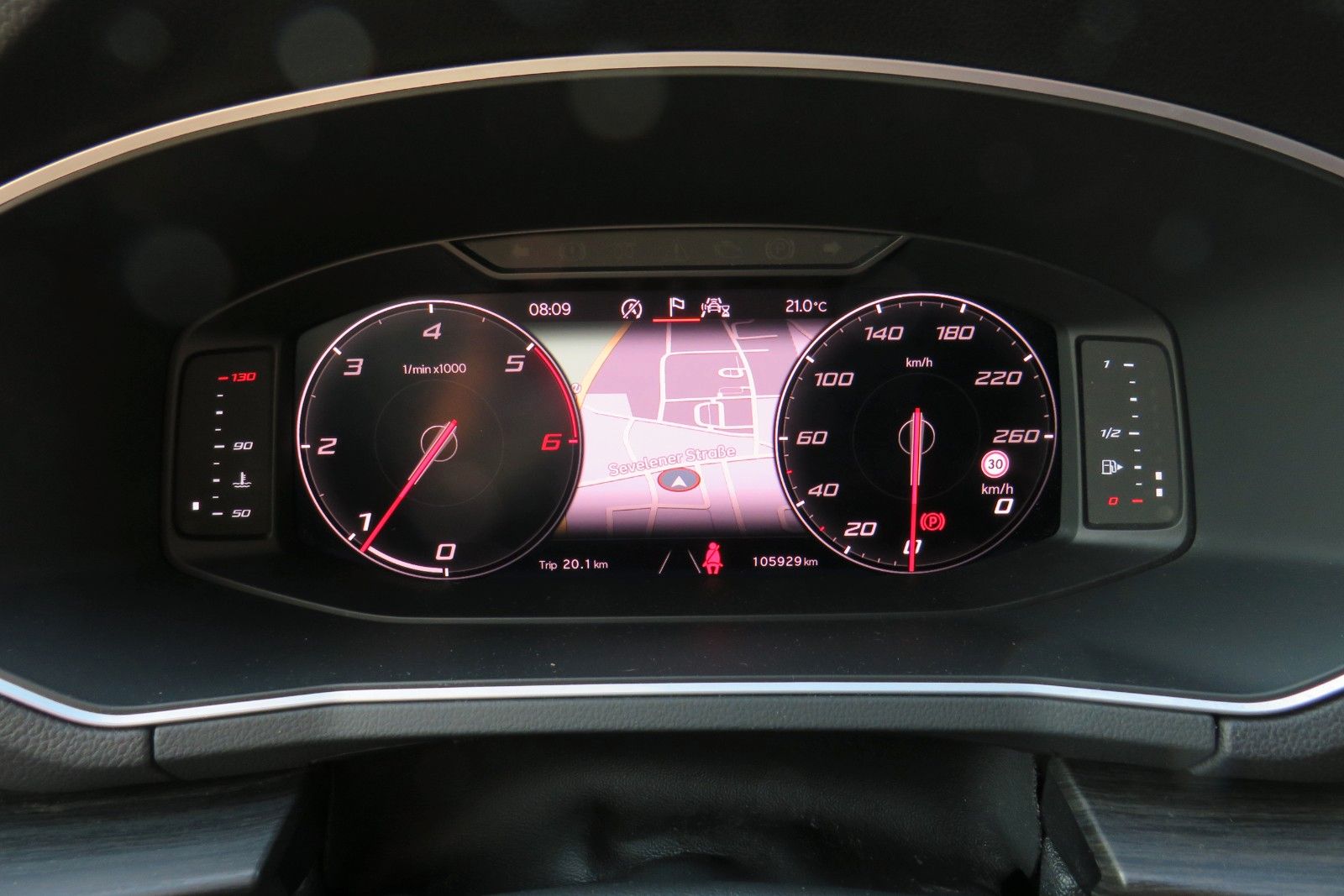 Fahrzeugabbildung SEAT Tarraco Xcellence PANO 7S ACC NAVI LEDER  LED