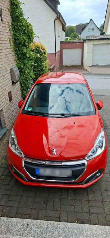 Image of Peugeot e-208