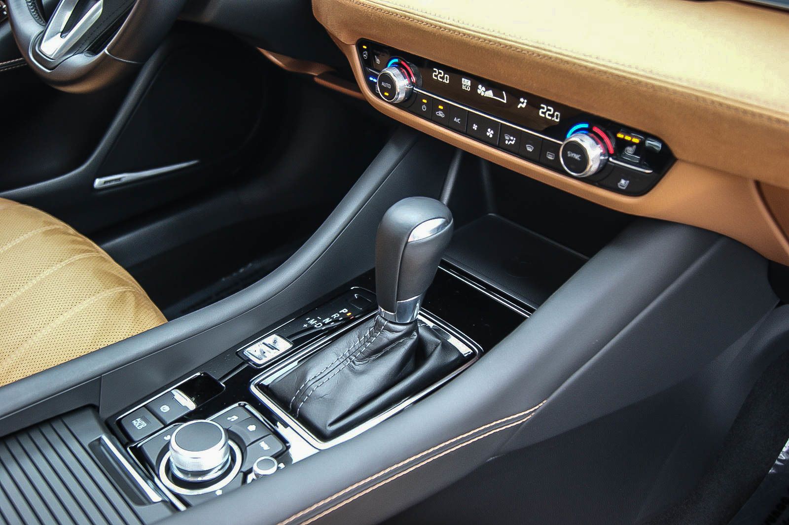 Fahrzeugabbildung Mazda 6 Kombi 20th Anniversary HEADUP KAMERA ANHZV PDC