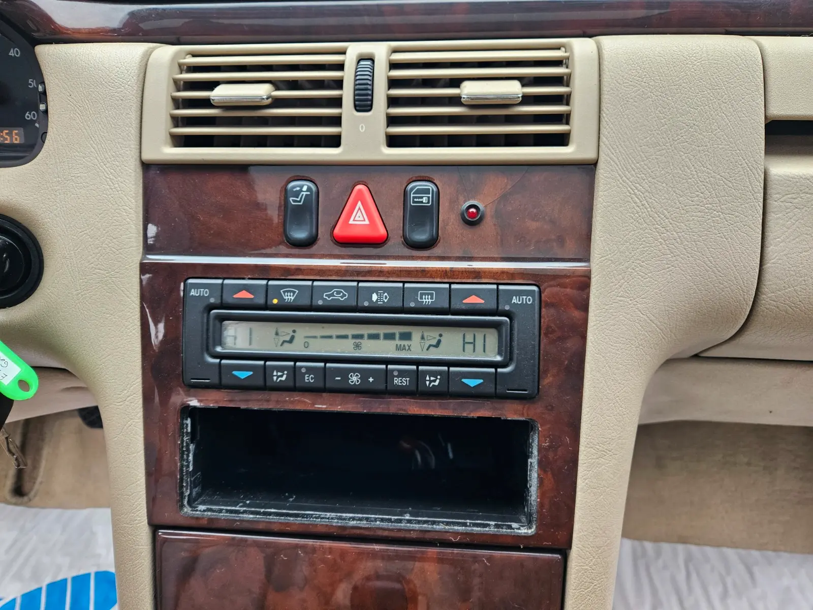 Mercedes-Benz E 220,Avantgarde,Leder,Klima,Alu,Schibedach
