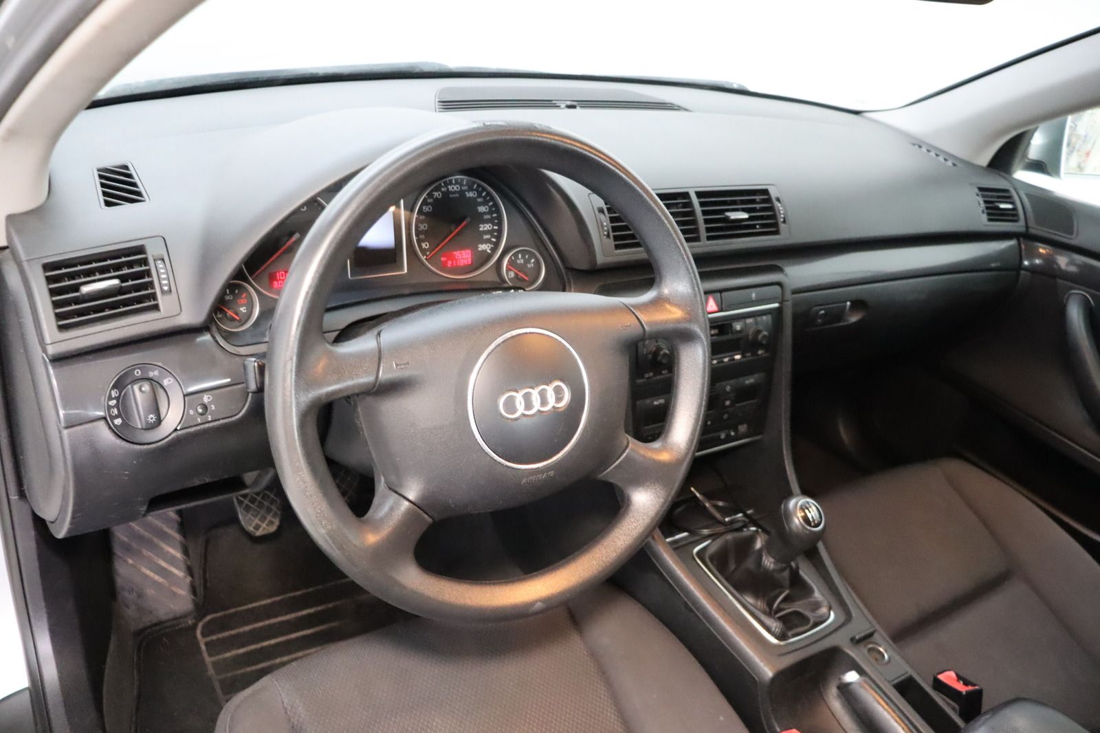 Fahrzeugabbildung Audi A4 1.6 Klimaautom. * Sitzhzg.