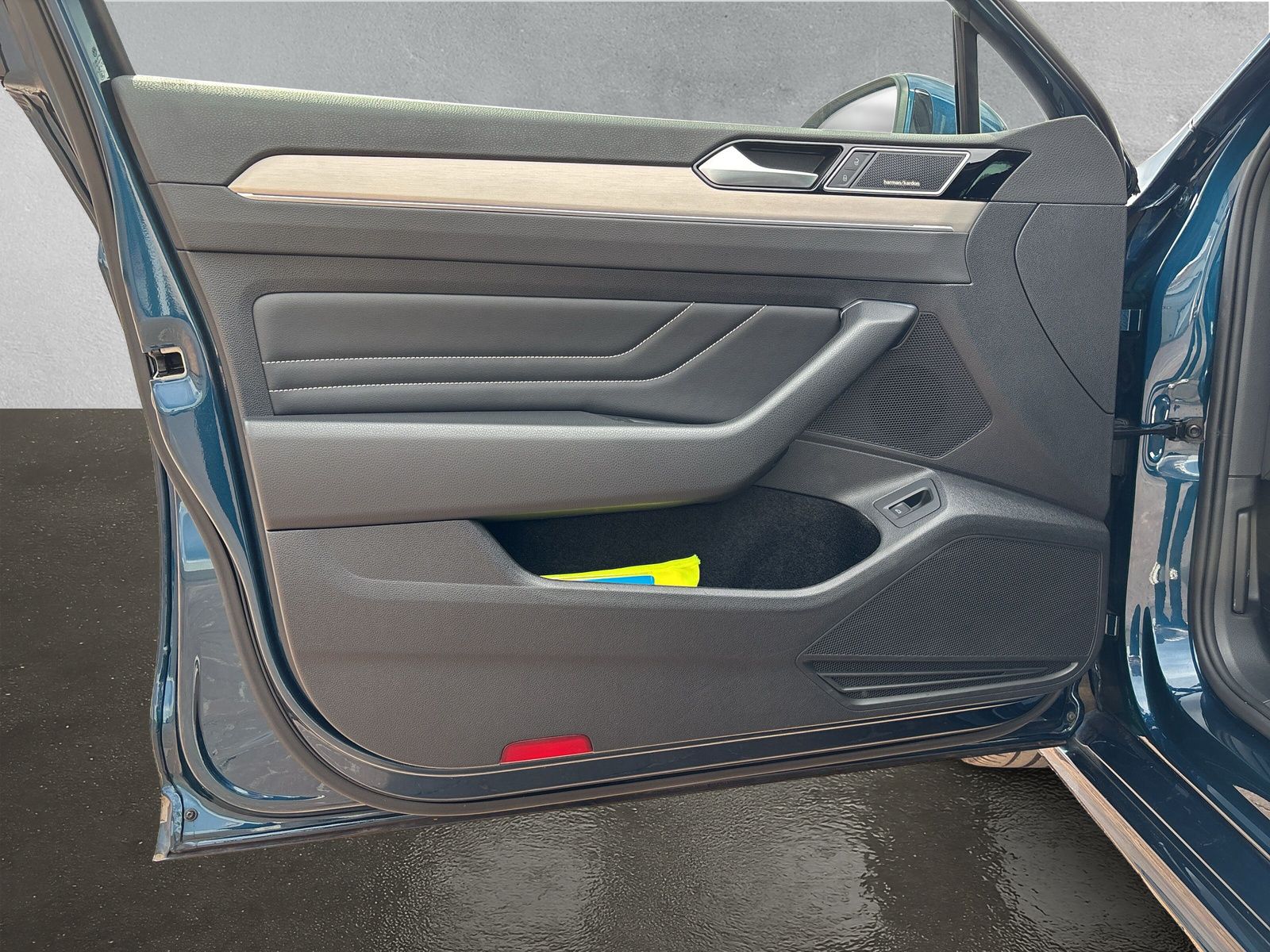 Fahrzeugabbildung Volkswagen Passat Variant Elegance 2.0 TDI 4Motion DSG AHK