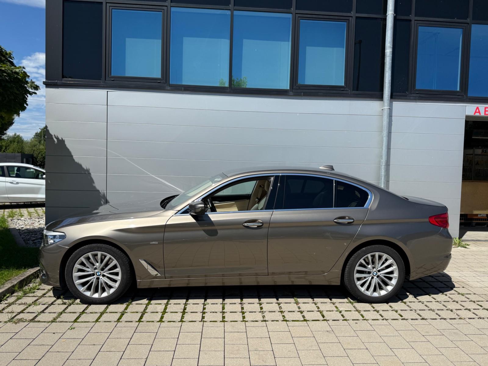 BMW 530i Luxury Line Aut. Leder/Navi/LED