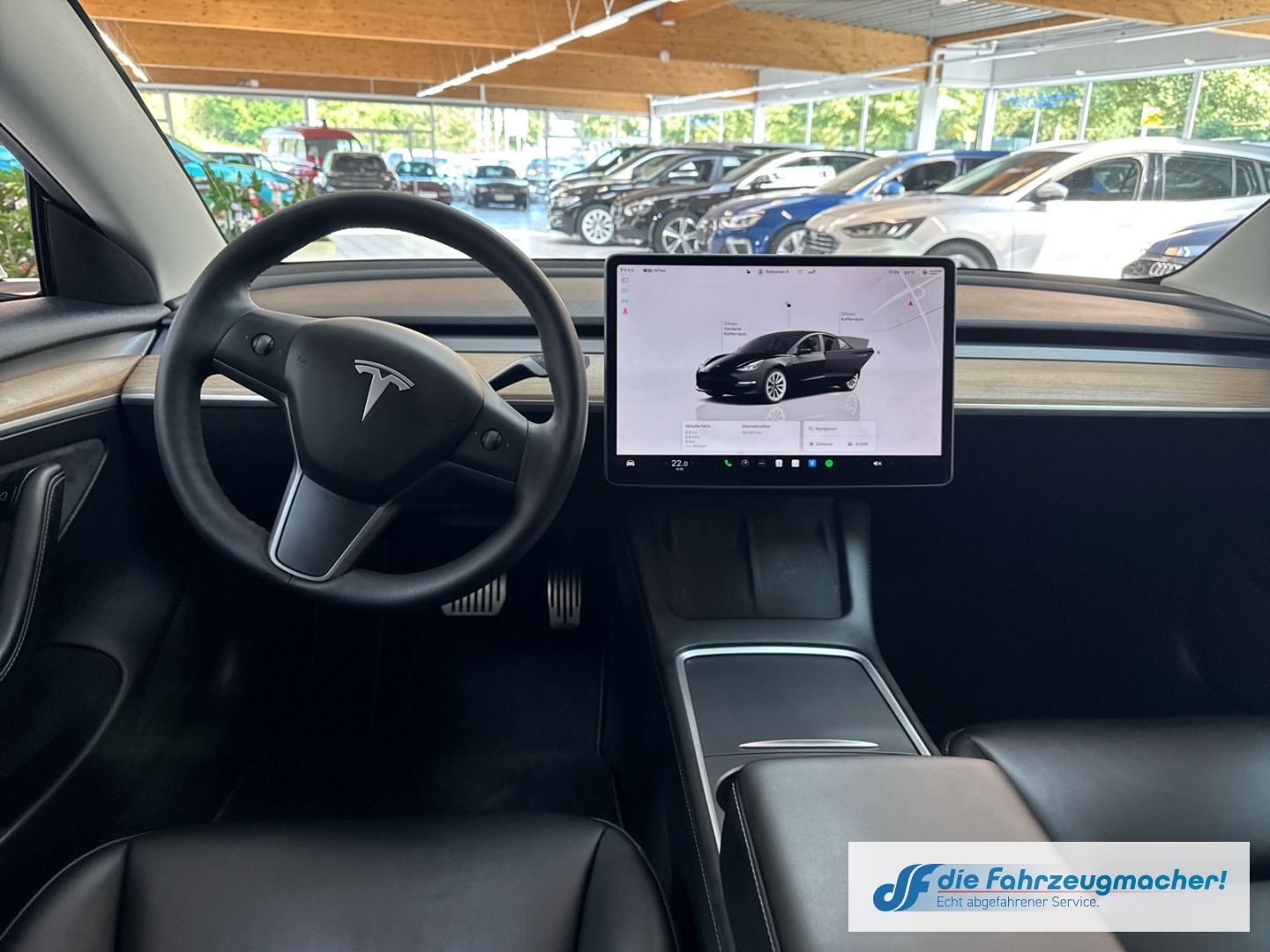 Fahrzeugabbildung Tesla Model 3 Basis RWD Soundsystem ACC El. Heckklappe