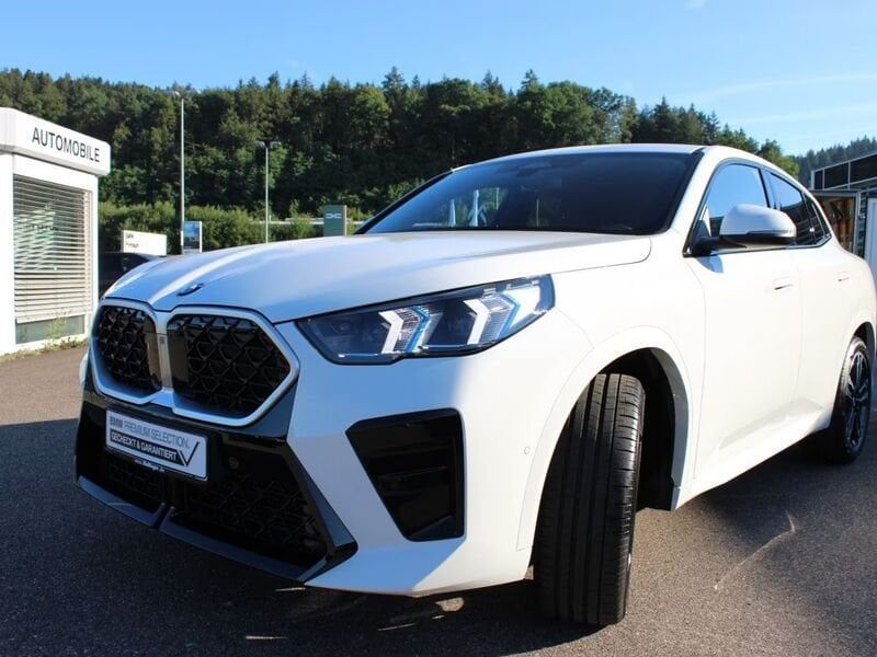 Image of BMW X2
