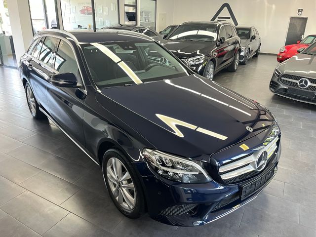 MERCEDES-BENZ C 180 T-Mod. Navi/LED/AHK/Distronic/Totw./Spurh.