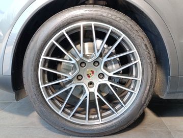 Porsche Cayenne - 9