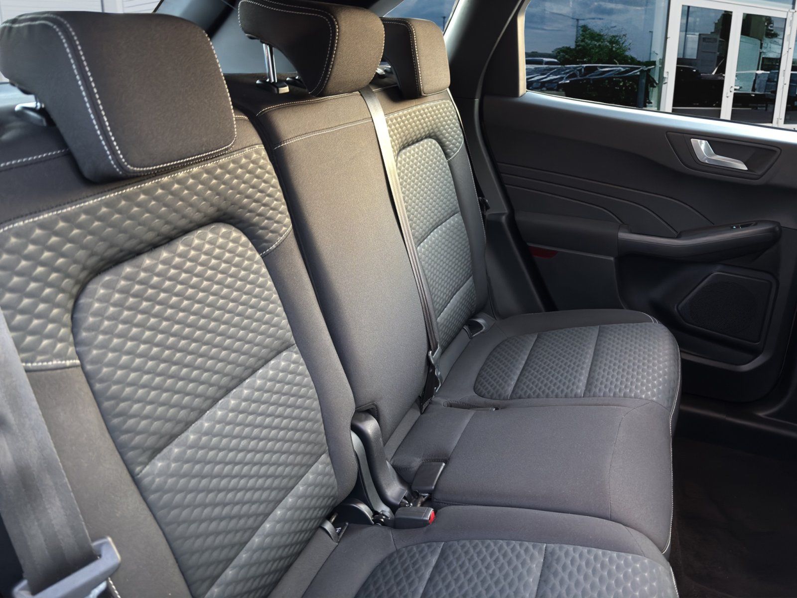 Fahrzeugabbildung Ford Kuga Plug-In Hybrid Cool & Connect #Winterpaket