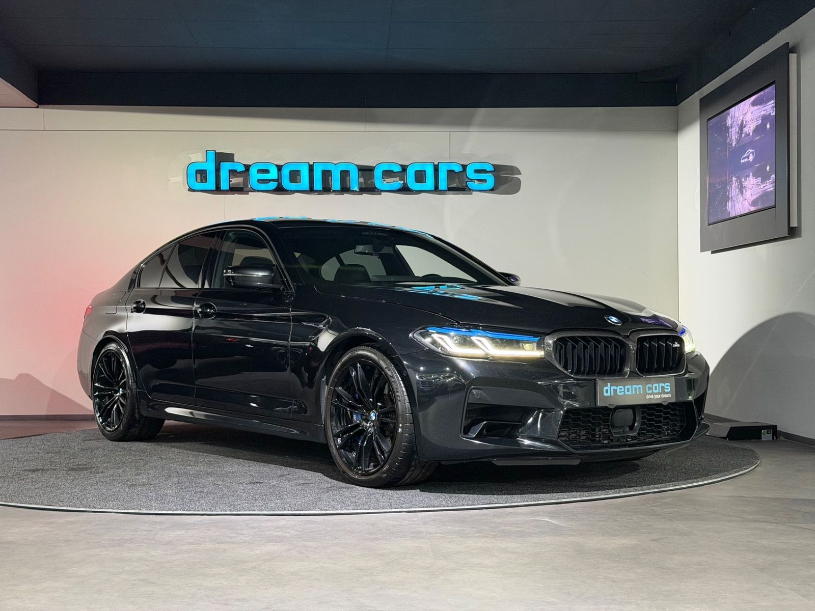 BMW M5 Facelift / Fond Entertainment / 1. Hand / imagem 2