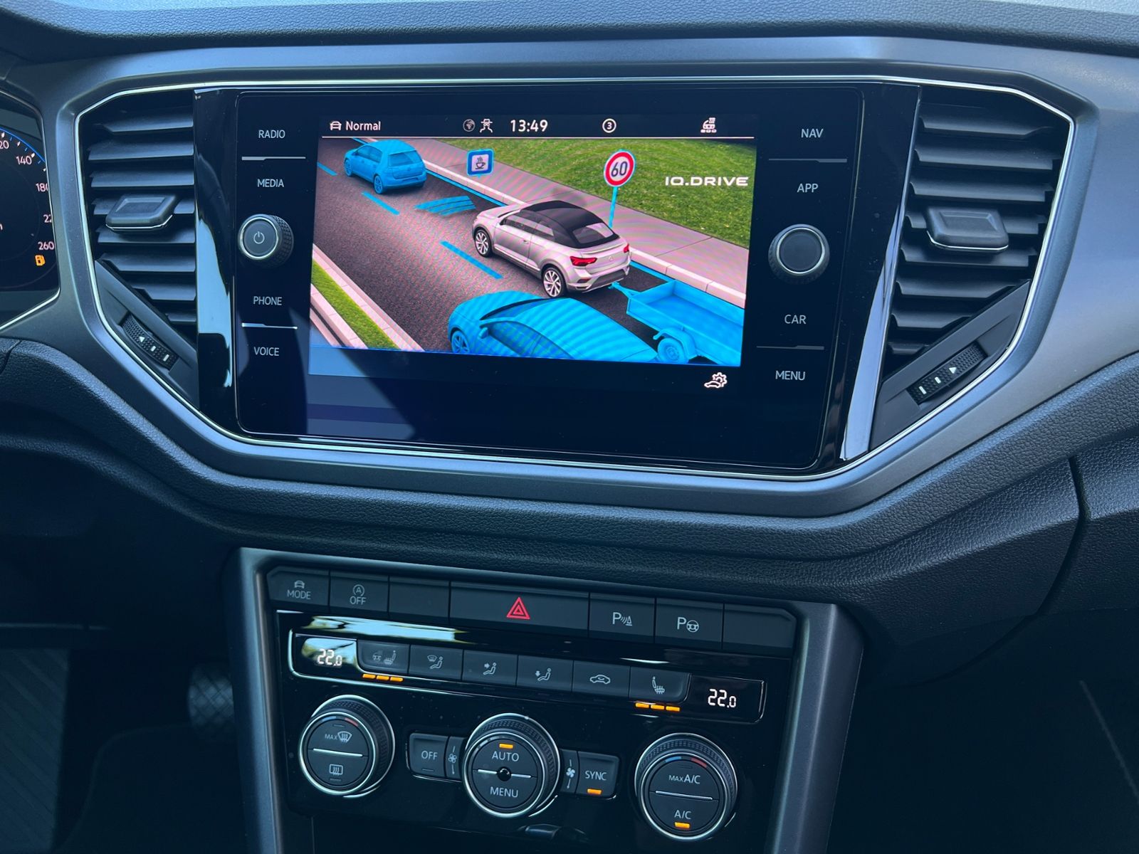 Fahrzeugabbildung Volkswagen T-Roc Cabriolet Style 1.5 TSI DSG *BlackStyle,AH