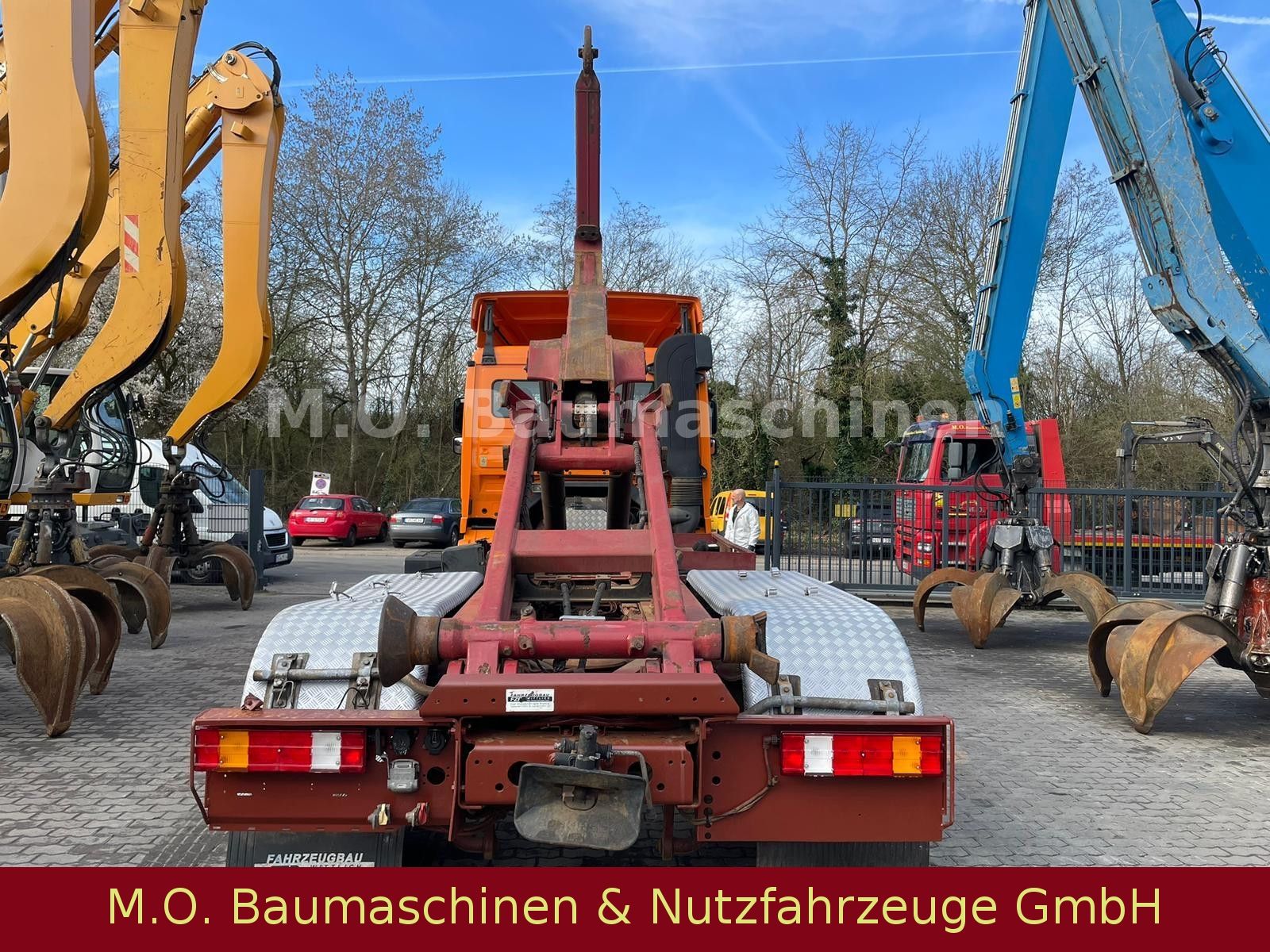 Fahrzeugabbildung Mercedes-Benz Actros 2544 / 6x2/