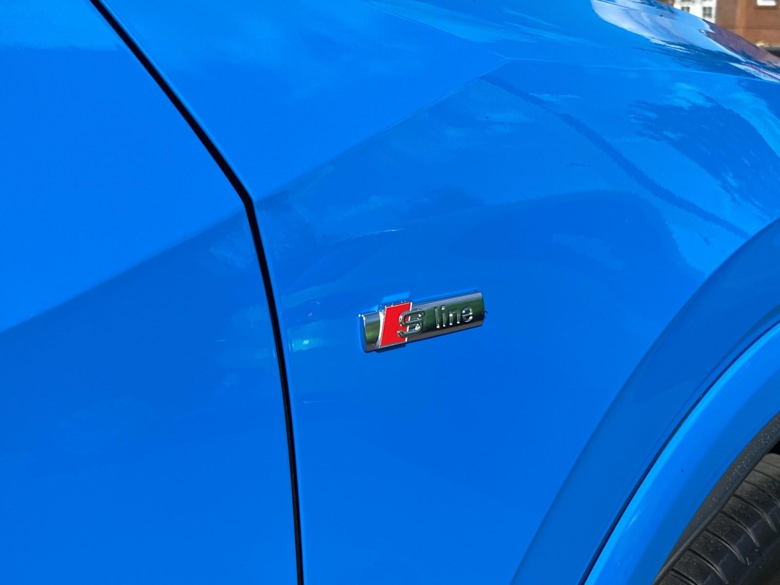 Audi Q2 35 TFSI S-LINE +PANO+GRA+AHK
