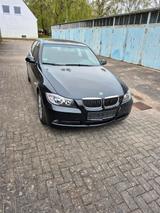 BMW 325i mit  Sechszylindermotor - BMW 325 in Hamburg