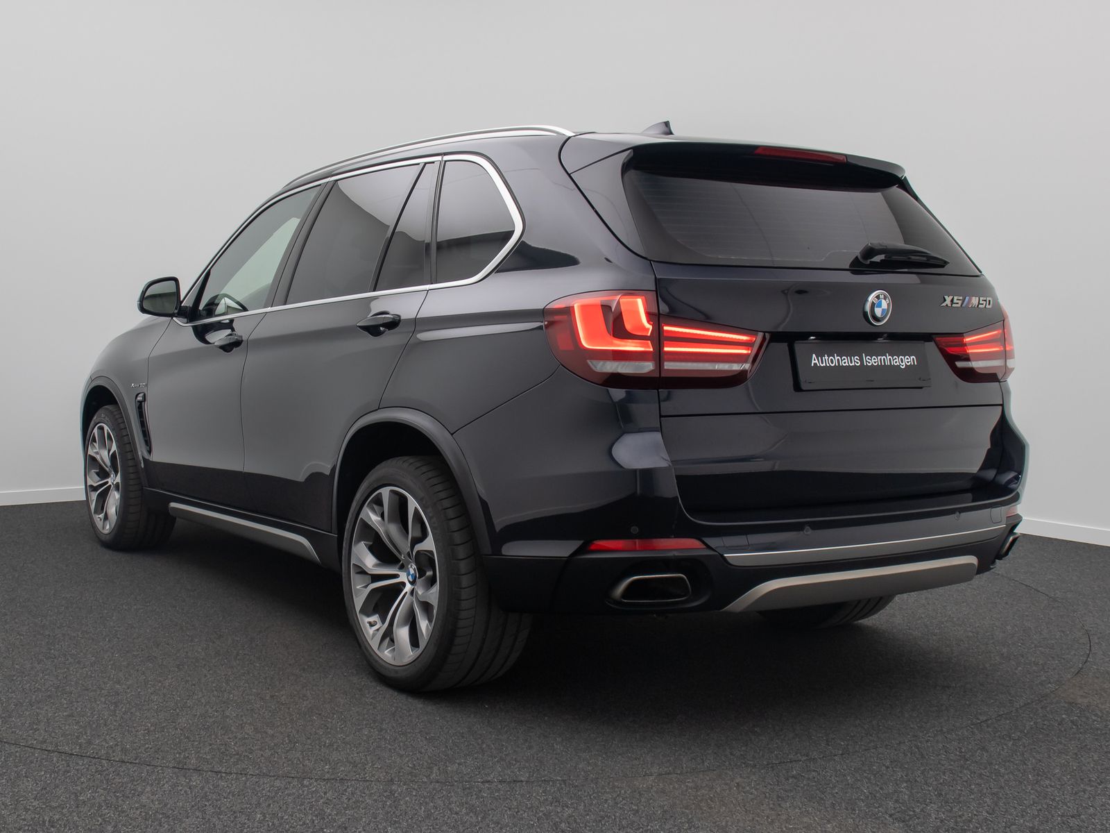 Fahrzeugabbildung BMW X5 xD50i ACC 360°Memory B&O NighVis DAB 20" Voll