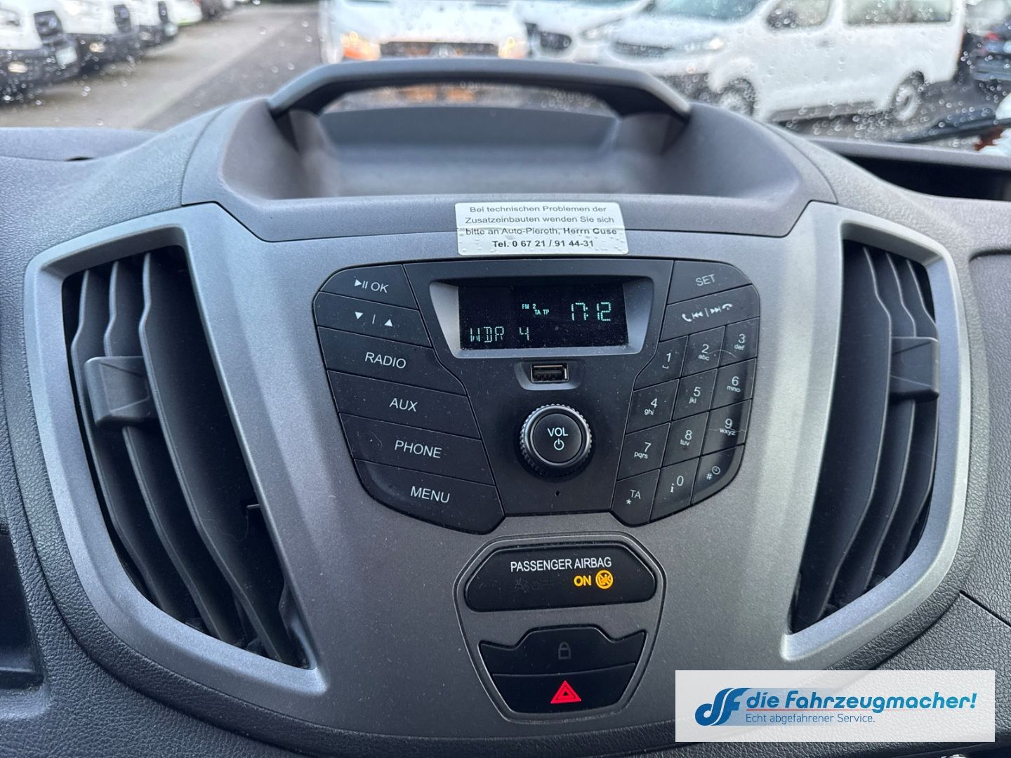 Fahrzeugabbildung Ford Transit Kombi 350 L3 2.2 TDCi *7049 *KLIMA *EXP