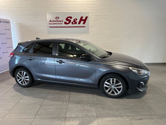 Hyundai i30 1,4YES! NAVI AAC Sitz/Lenkheiz Tempo PDC NSW