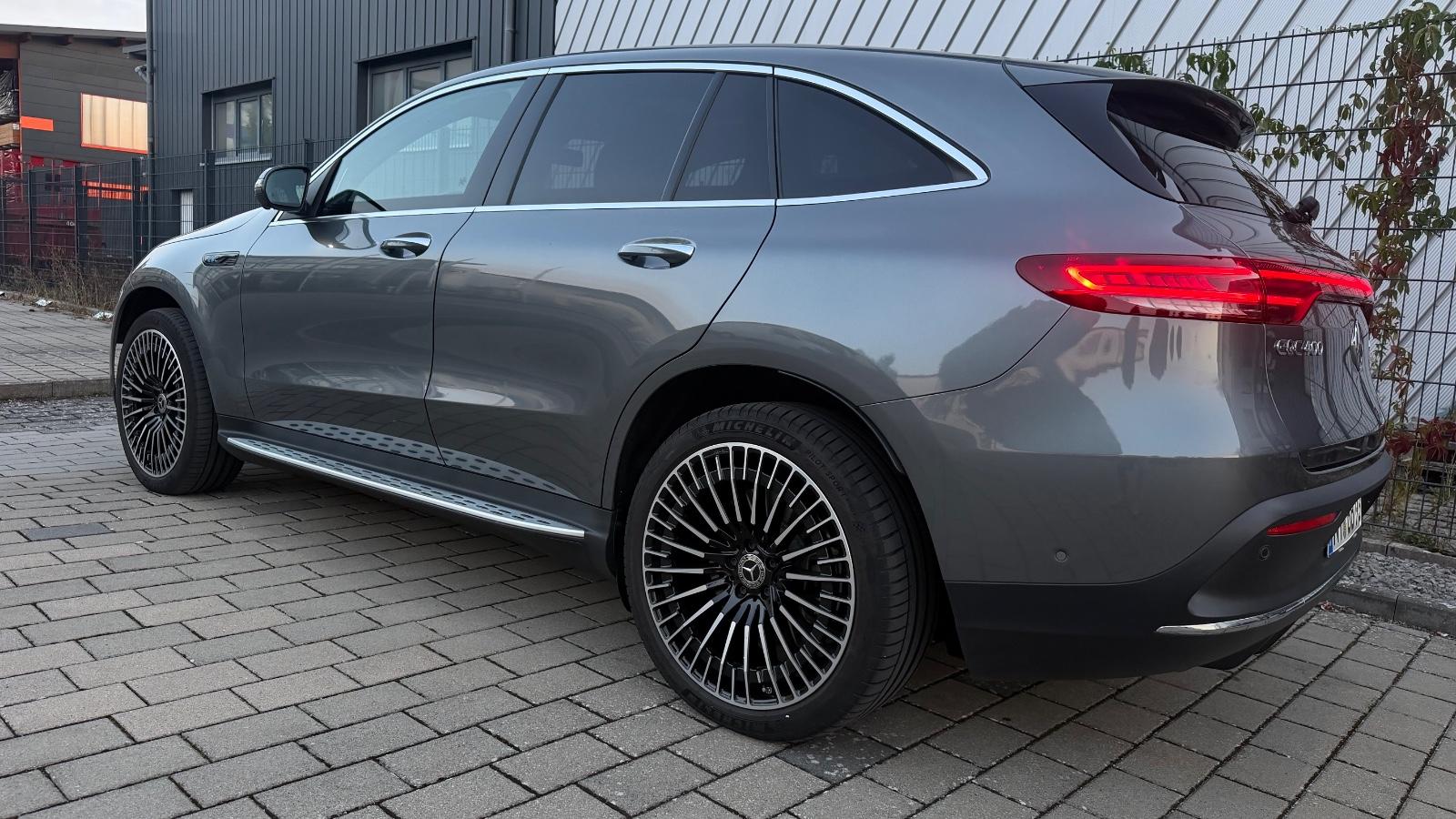 Mercedes-Benz EQC 400 4Matic AMG-LINE MULTIBEAM,360°,LEDER