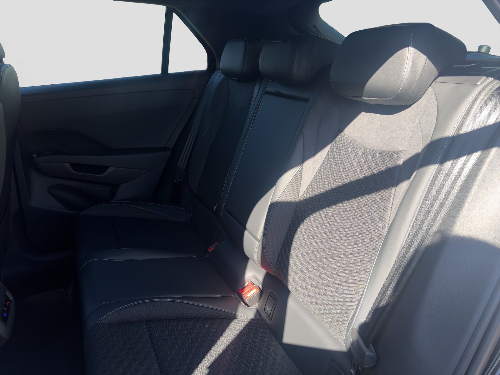 Volkswagen T-Roc - Bild 6