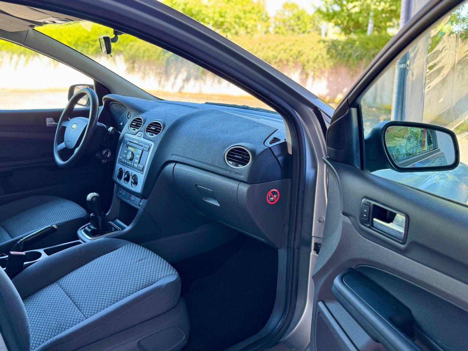 Ford Focus 2005 — photo 11