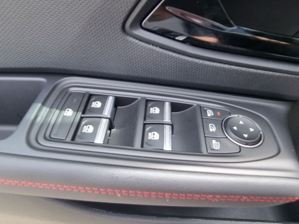 Fahrzeugabbildung Renault Clio Techno Full Hybrid E-Tech 160