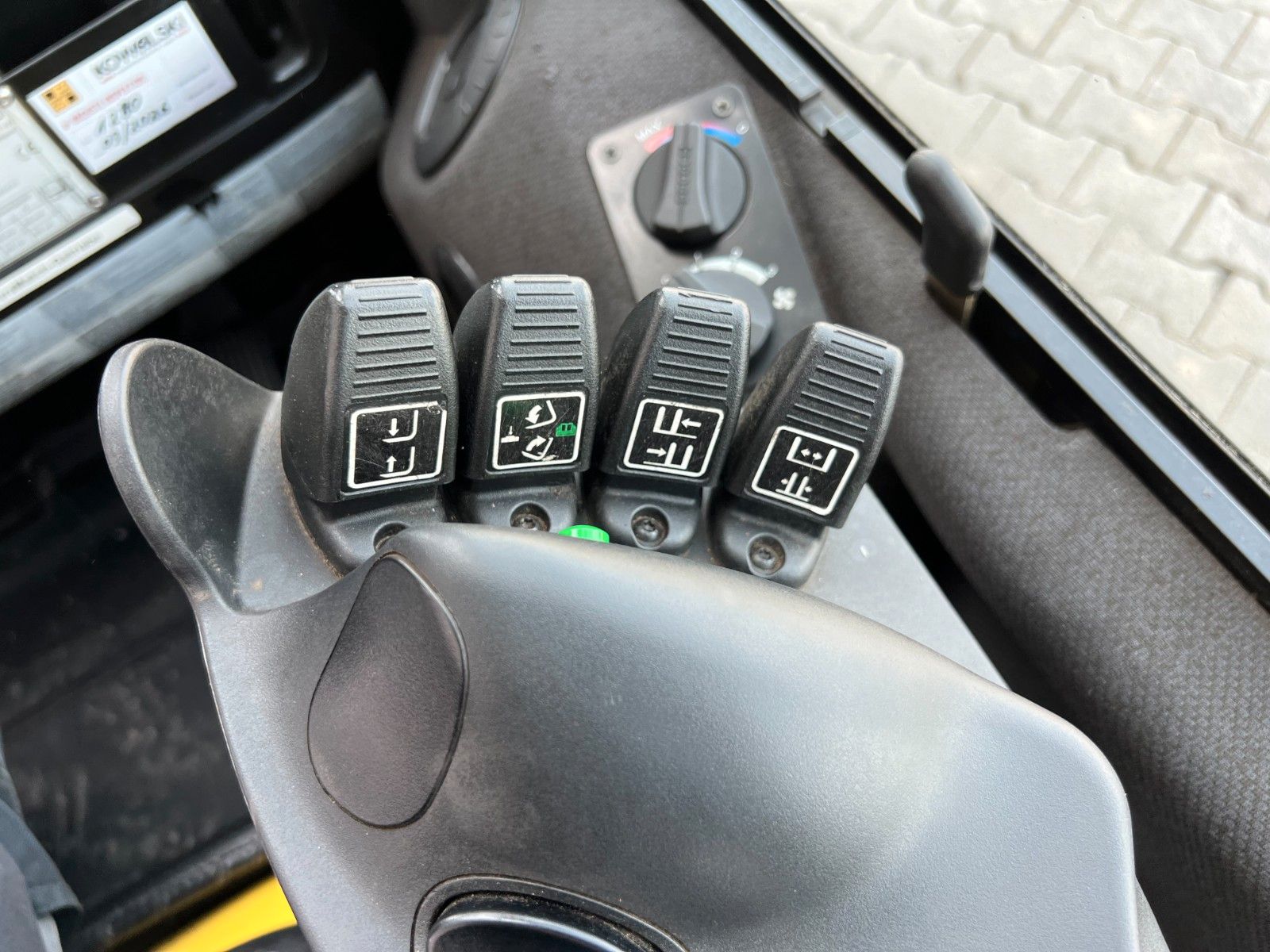 Fahrzeugabbildung Hyster H1.6 FT / Verstellgerät / HH: 4.45m / nur 812h