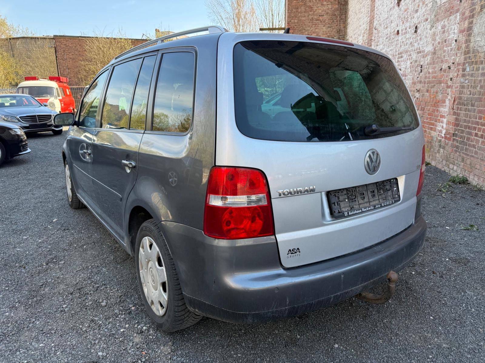 Volkswagen Touran Highline 2.0 TDI DSG *7-Sitze TÜV 05/2027